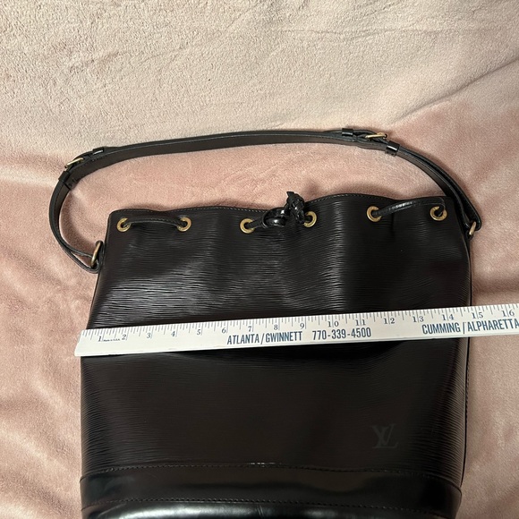 Authentic Louis Vuitton Black Epi Leather Neo Drawstring Bucket Bag - copy post - Picture 16 of 16